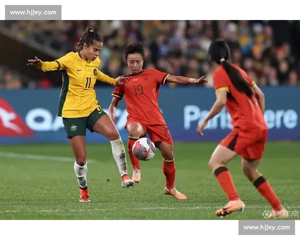 澳大利亚女足国脚戈里汉密尔顿岛完婚 李梦雯曾为队友见证